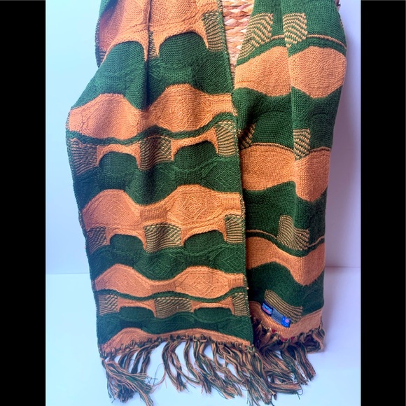 Beautiful Coogi Scarf For Men or Women - Picture 1 of 3
